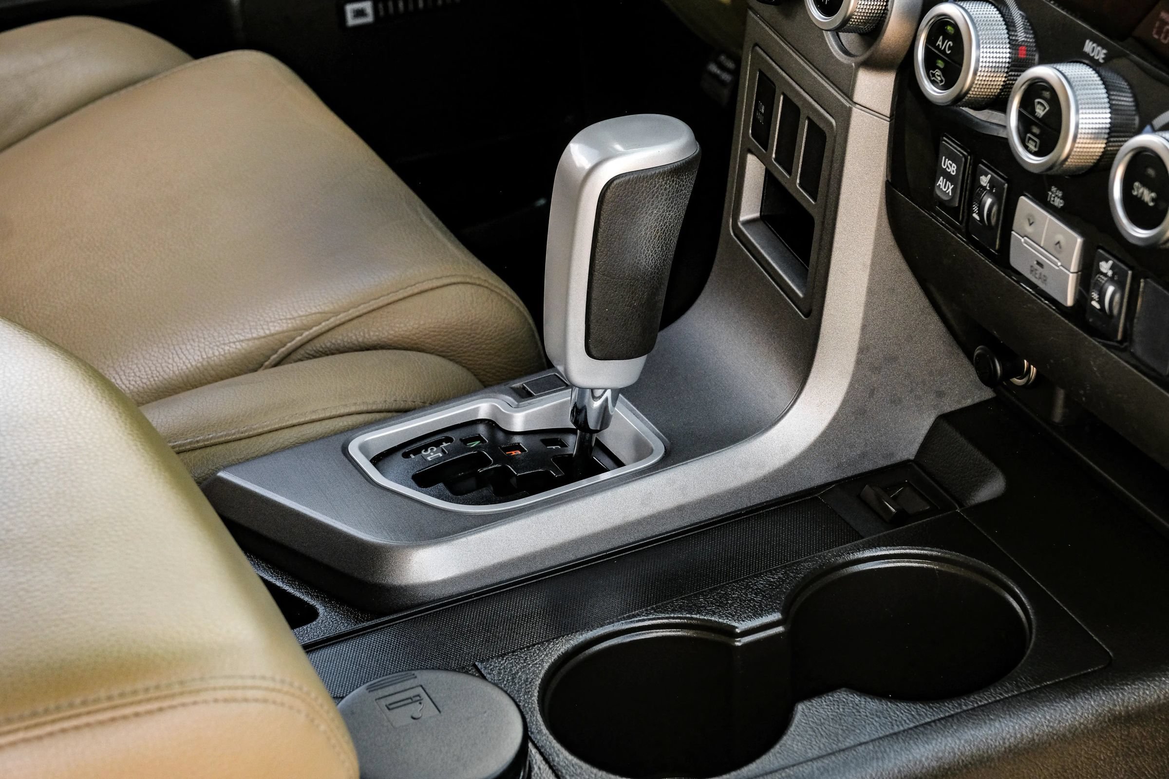 Used 2011 Toyota Sequoia Limited RWD image 21
