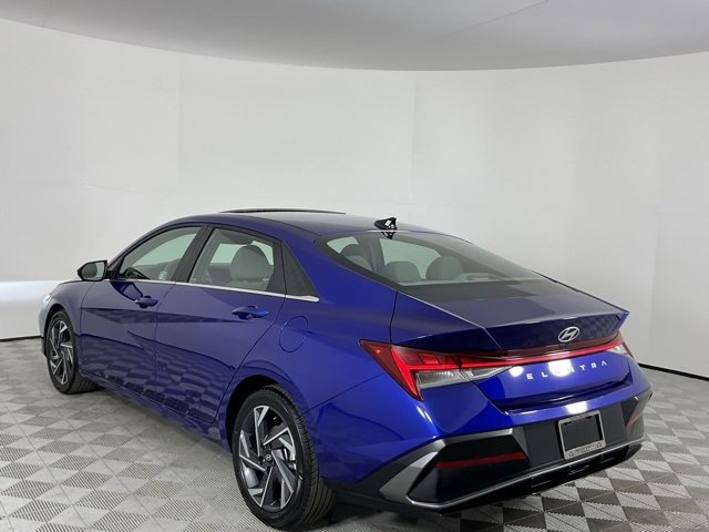 Used 2025 Hyundai Elantra SEL image 7