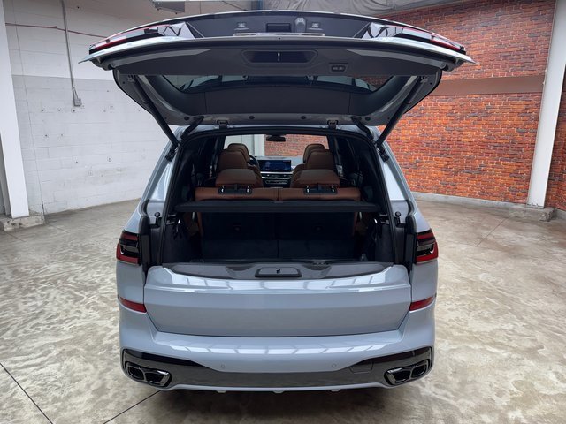 Used 2026 BMW X7 M60i image 26