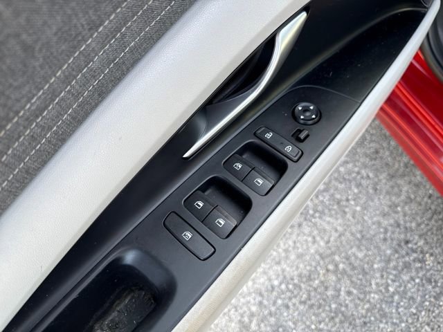 Used 2021 Hyundai Elantra Limited image 24