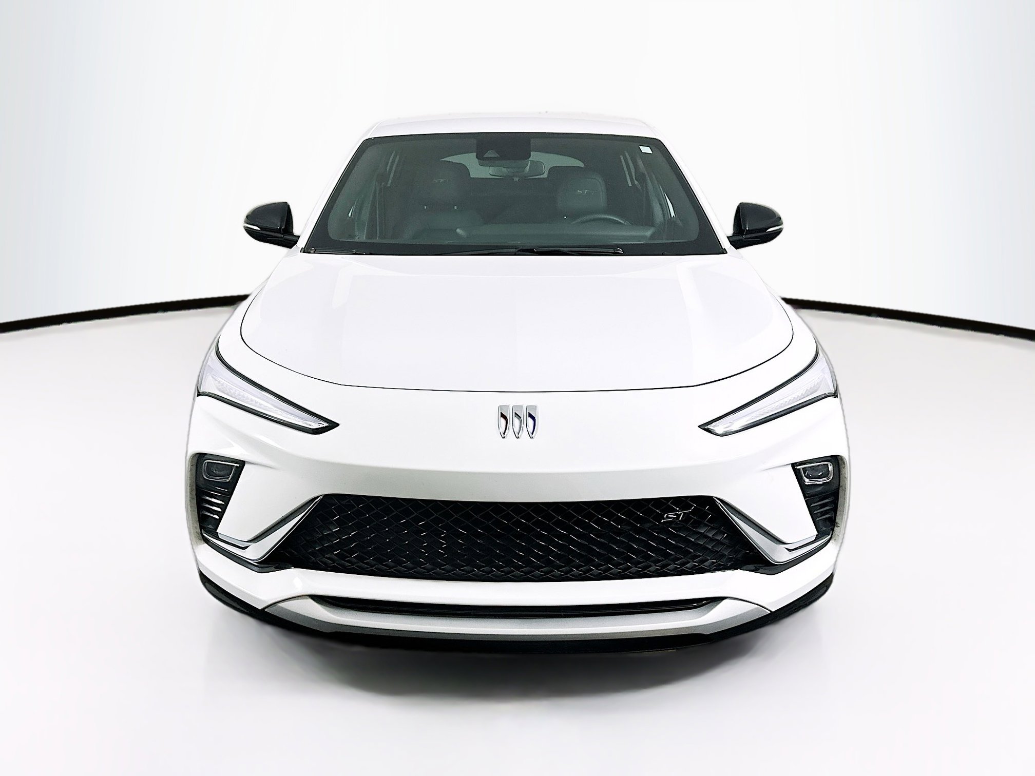 Used 2025 Buick Envista Sport Touring image 2