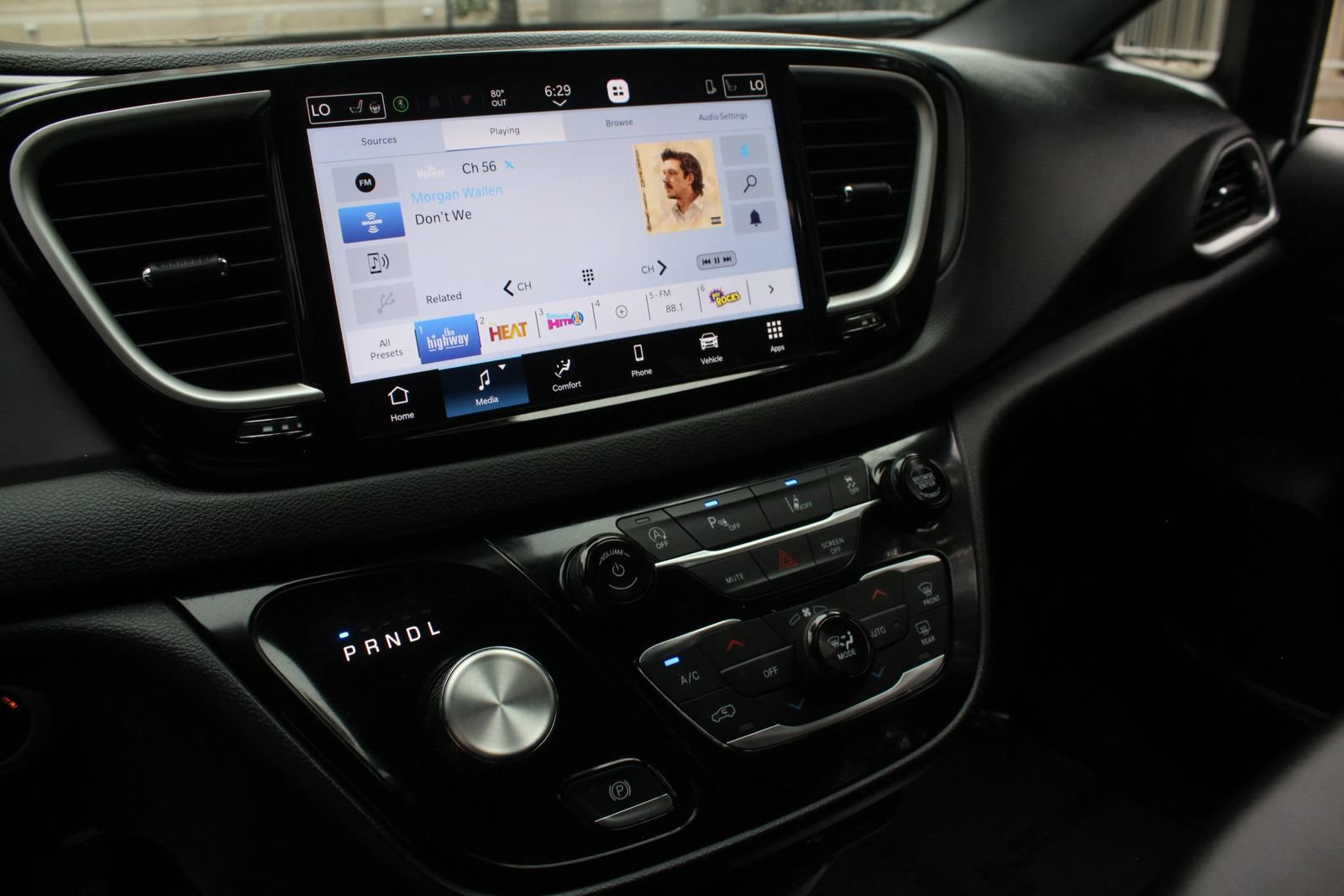 Used 2026 Chrysler Pacifica Select FWD image 31