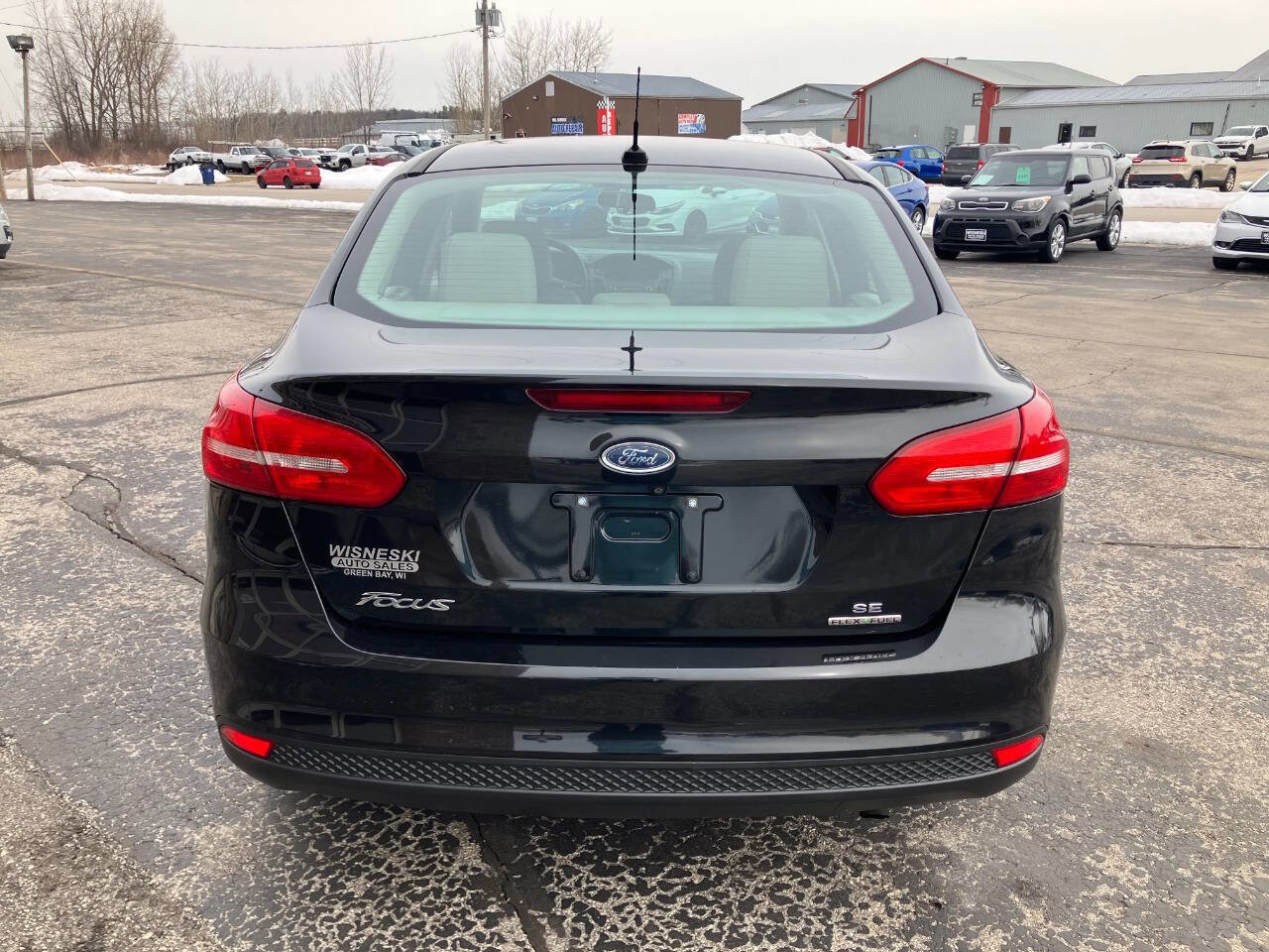 Used 2015 Ford Focus SE FWD image 4