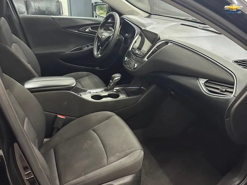 Used 2021 Chevrolet Malibu LT FWD image 26