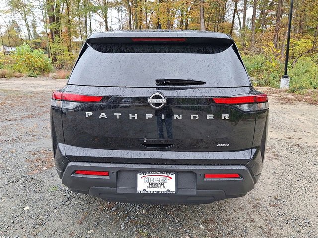 Used 2025 Nissan Pathfinder S image 22