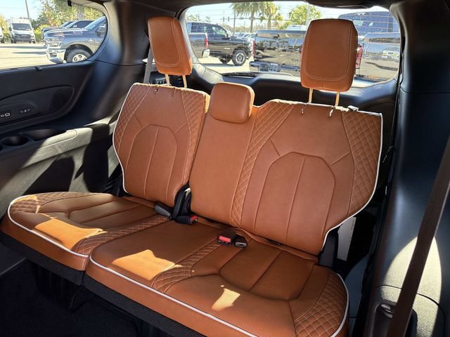 New 2026 Chrysler Pacifica Pinnacle FWD image 11