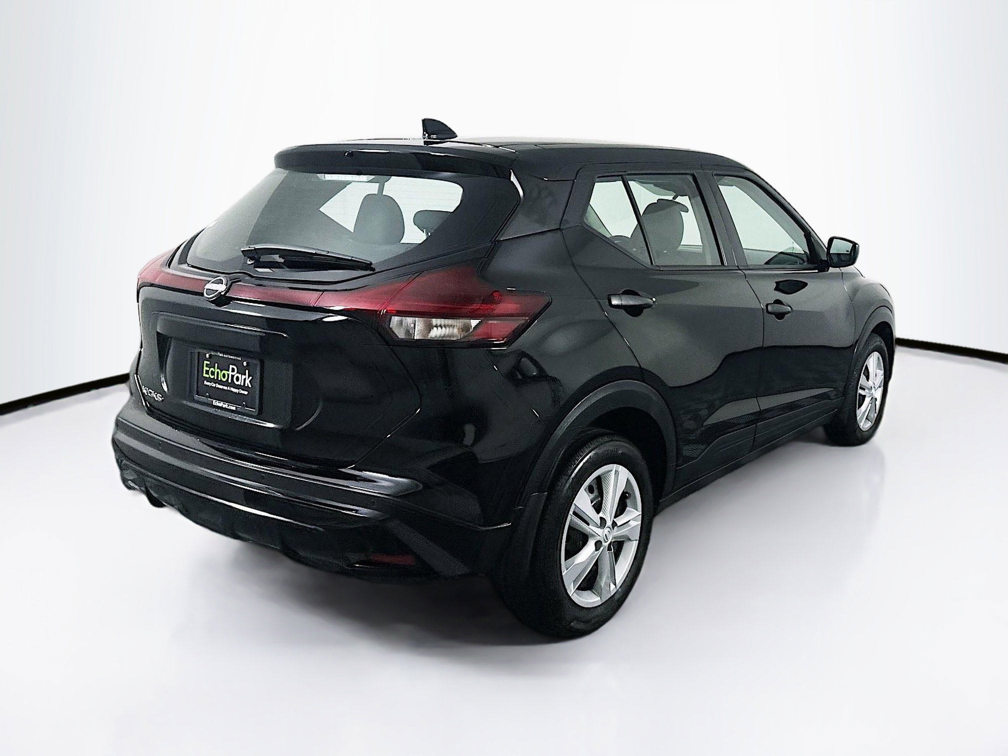 Used 2024 Nissan Kicks S image 9