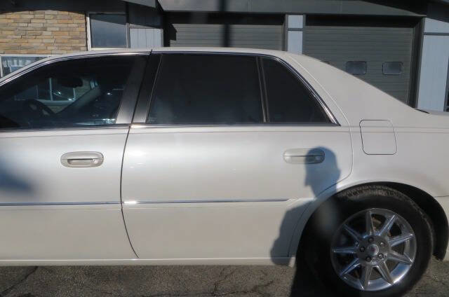 Used 2010 Cadillac DTS Luxury image 29