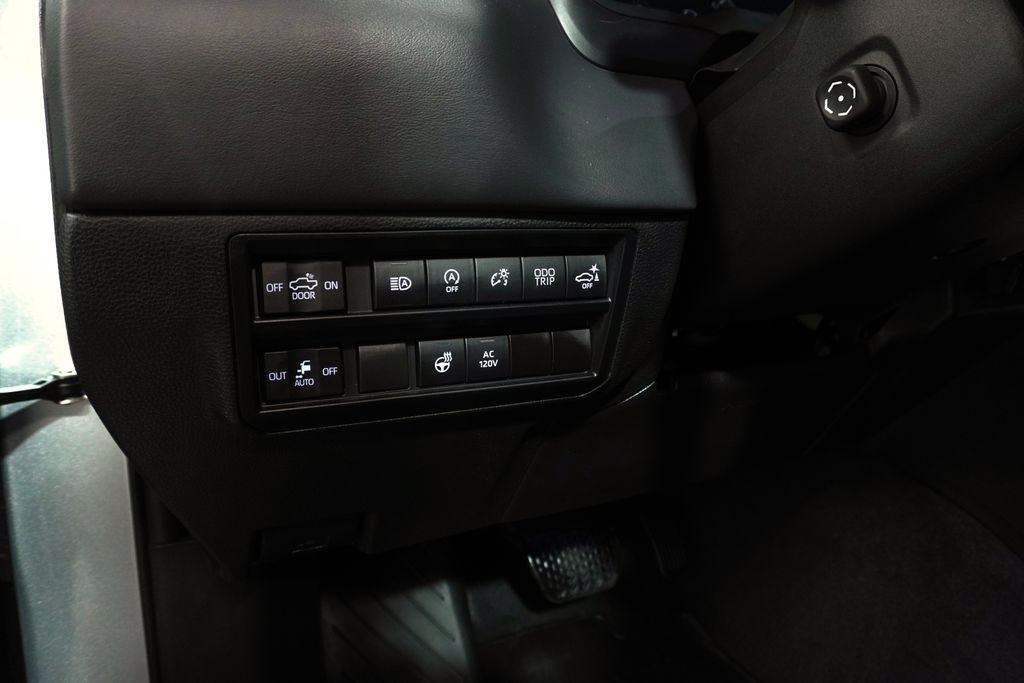 Used 2023 Toyota Tundra Platinum AWD/4WD image 27