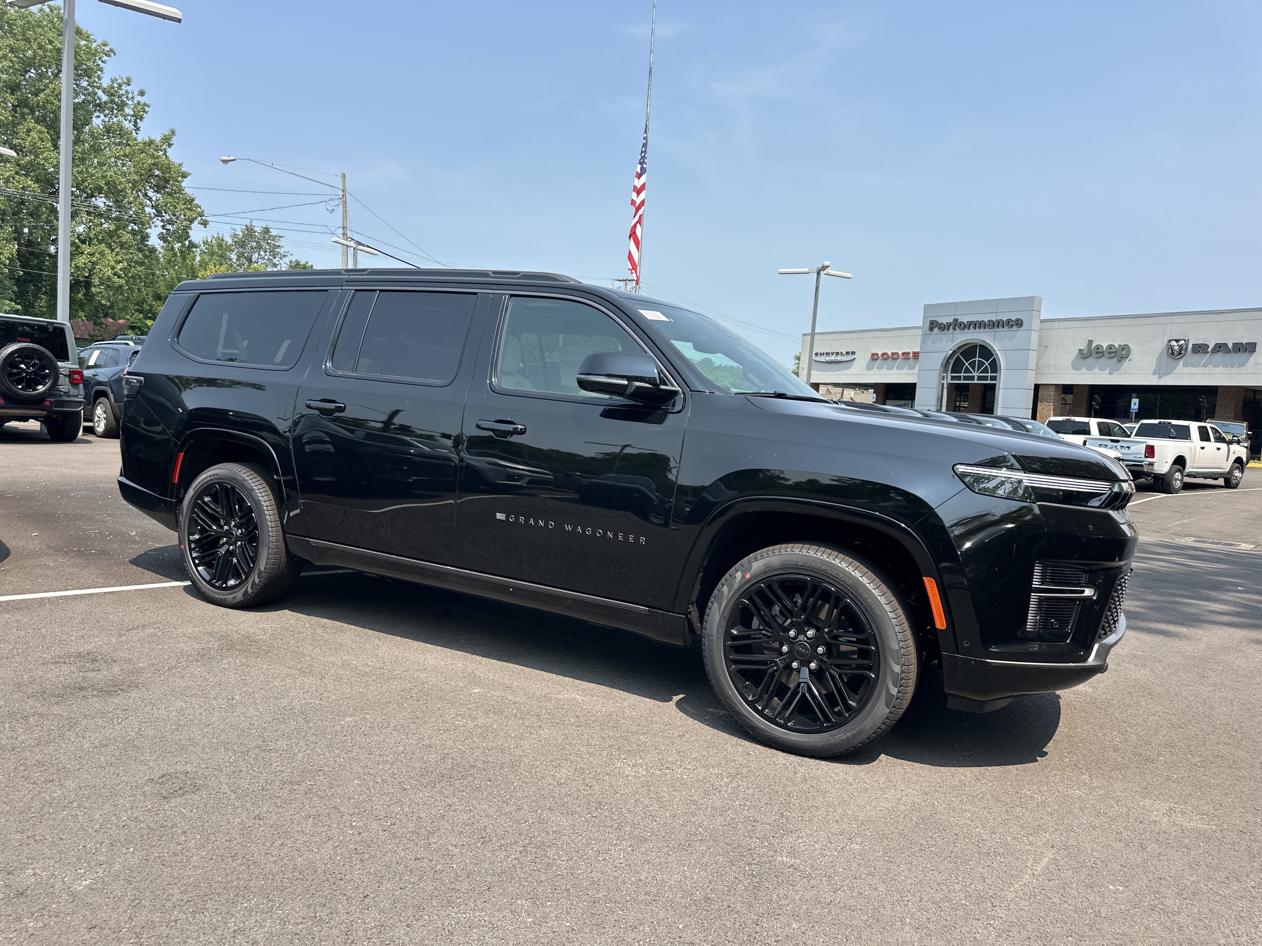 New 2026 Jeep Grand Wagoneer L Limited AWD/4WD image 19