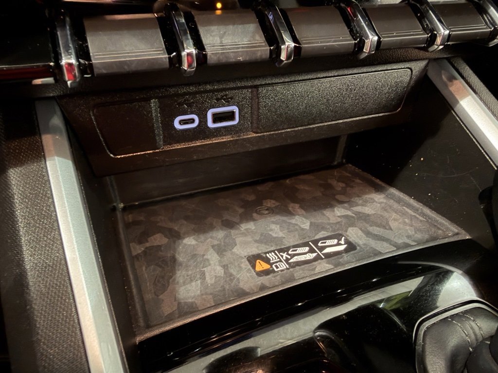 Used 2024 Chevrolet Colorado LT w/ LT Convenience Package III image 19