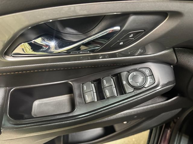 Used 2019 Chevrolet Traverse LT image 12