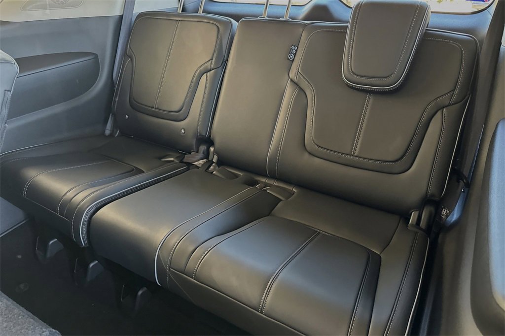 New 2025 INFINITI QX80 Sensory image 13