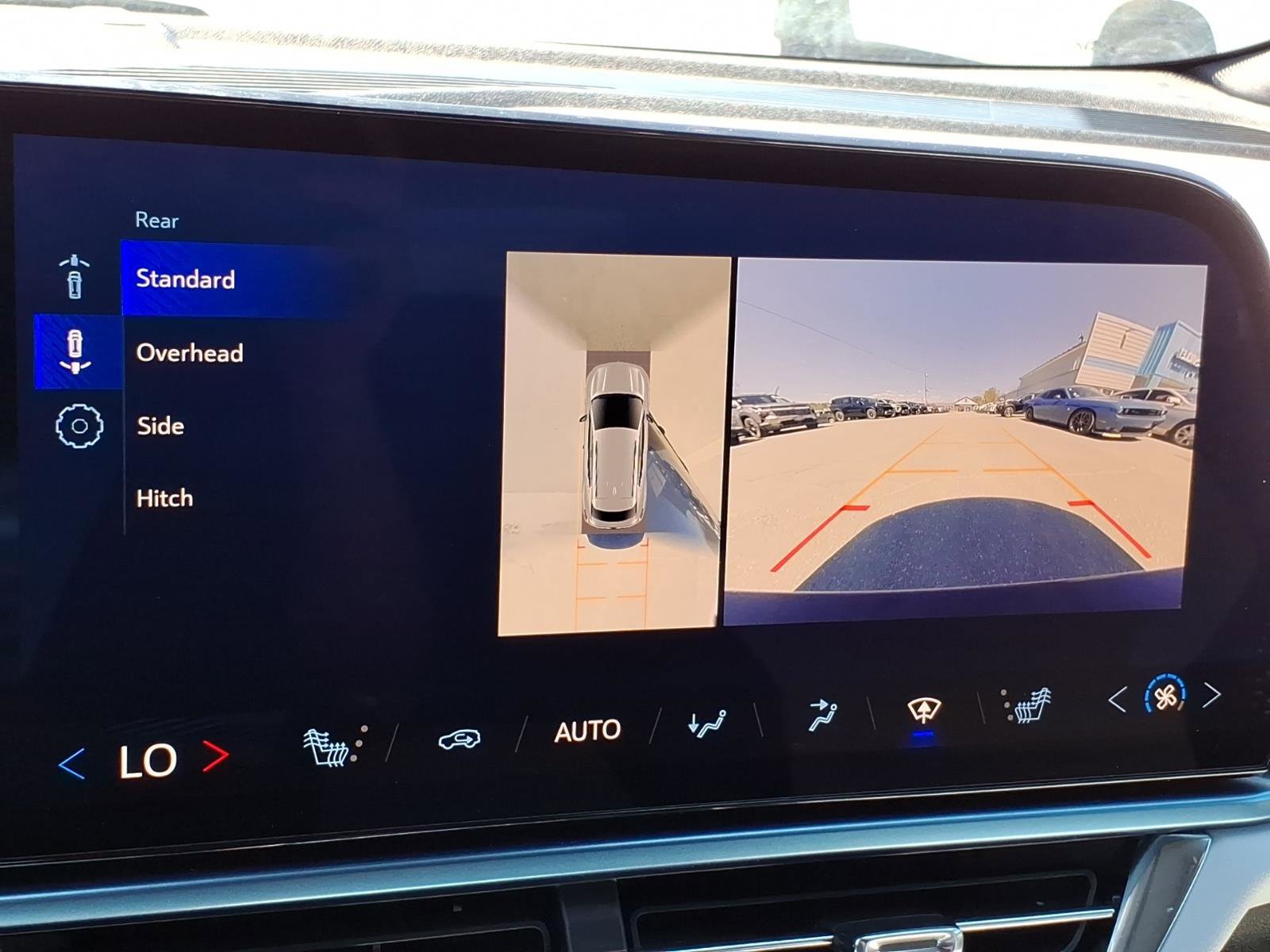 Used 2025 Chevrolet Equinox EV LT FWD image 23