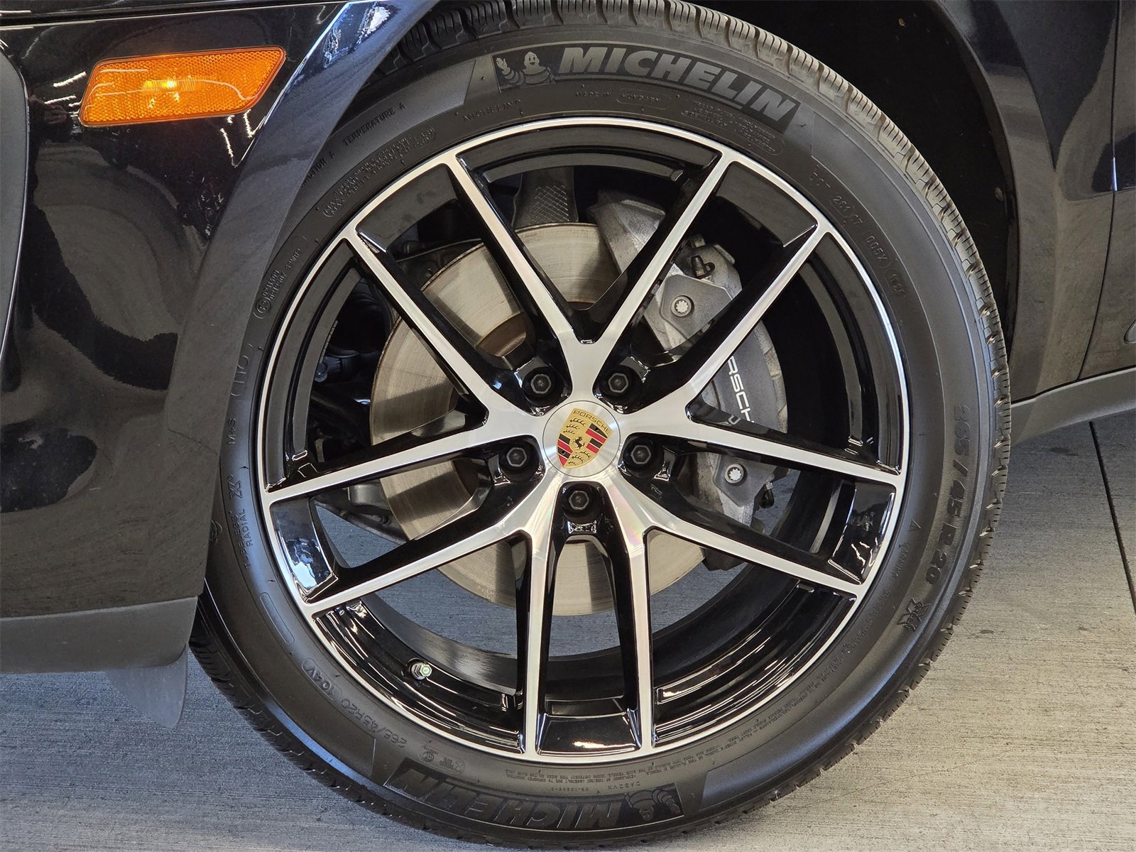 Certified 2026 Porsche Macan image 25