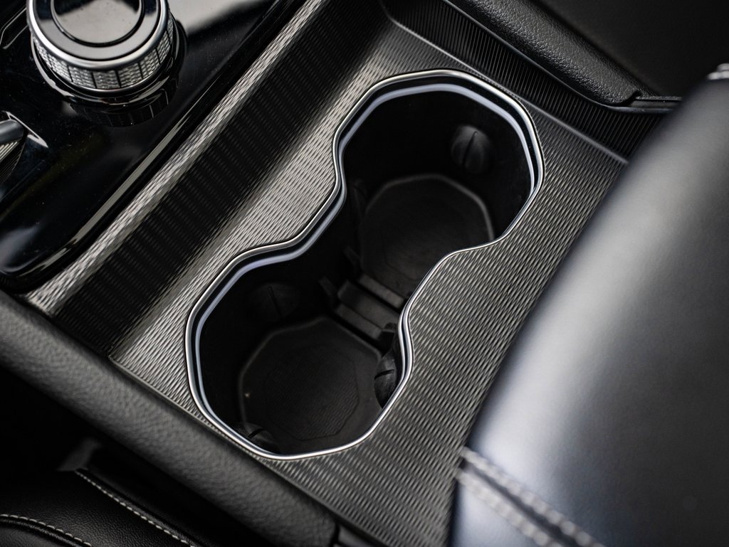 Used 2024 Jeep Grand Cherokee Limited w/ Luxury Tech Group II image 32