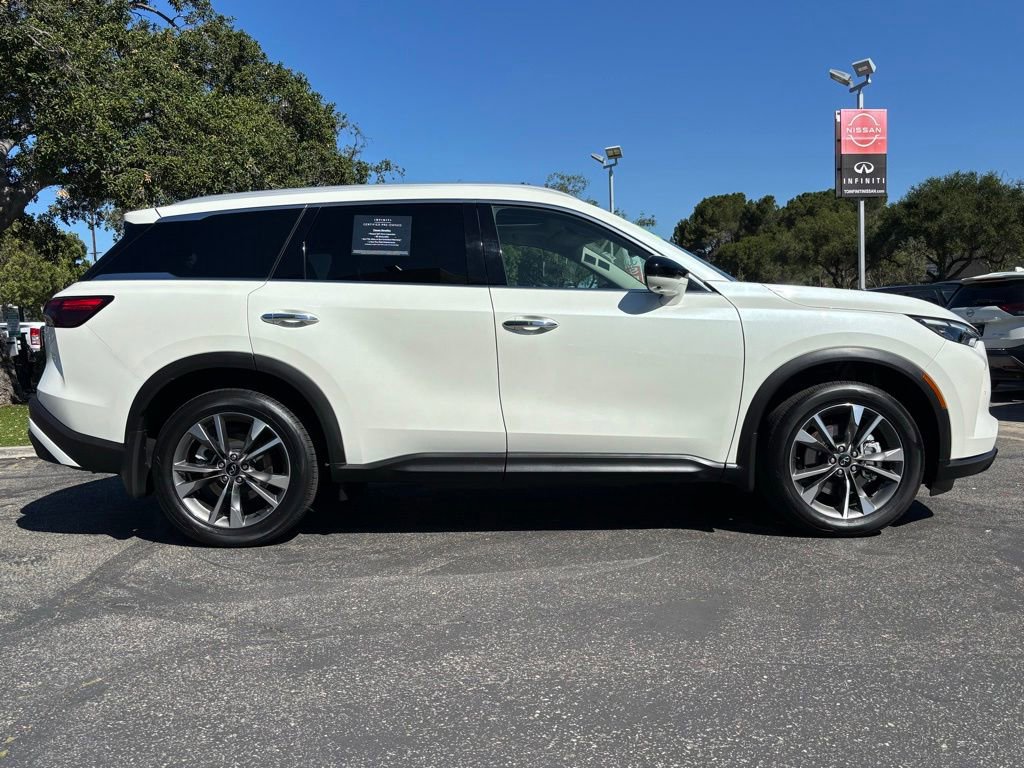 Certified 2025 INFINITI QX60 Luxe w/ Vision Package FWD image 2