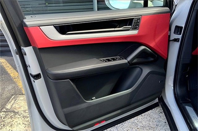 New 2026 Porsche Cayenne E-Hybrid Coupe image 27