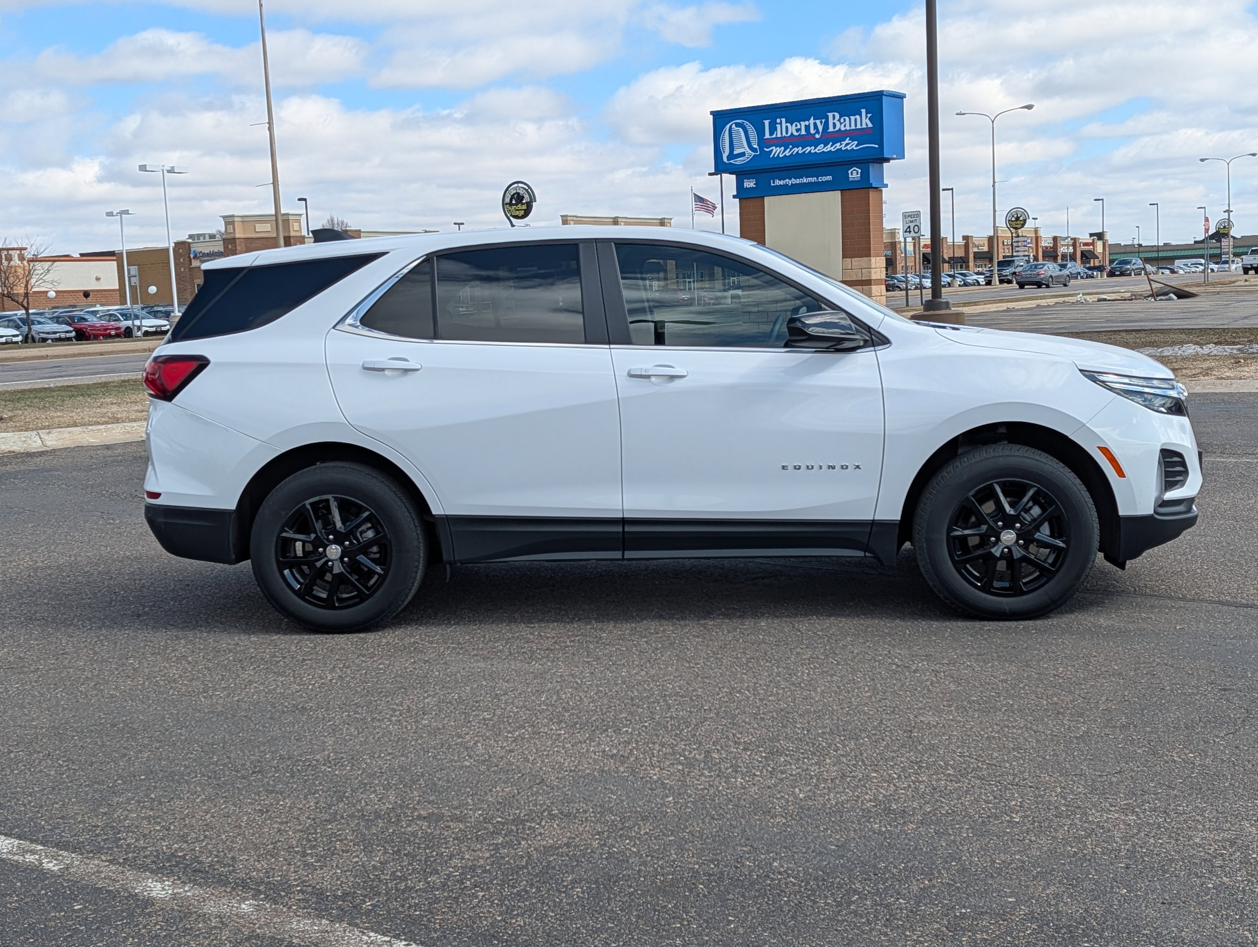 Used 2024 Chevrolet Equinox LT AWD/4WD image 6