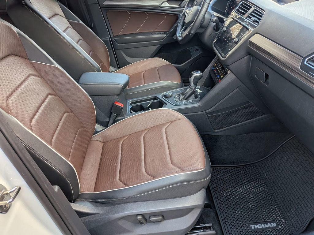 Used 2022 Volkswagen Tiguan SEL R-Line image 35