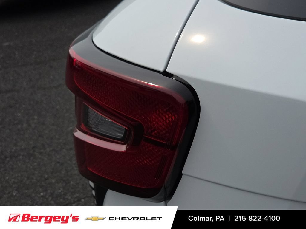 Certified 2024 Chevrolet Trax LS FWD image 30