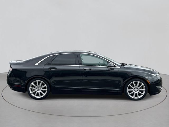 Used 2013 Lincoln MKZ image 2