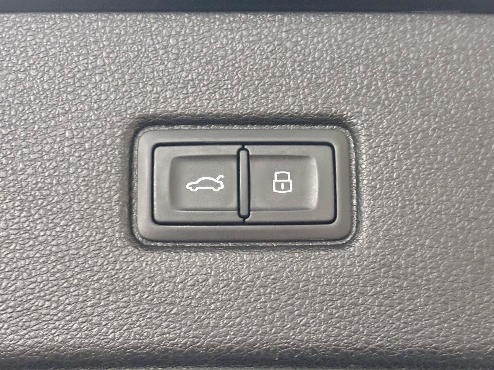 Used 2018 Audi Q7 3.0T Prestige AWD/4WD image 45