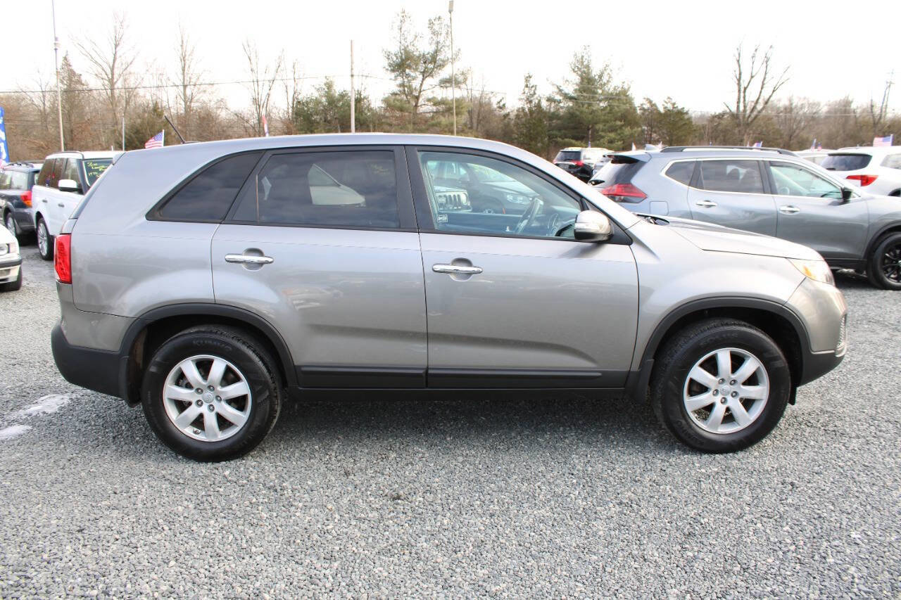 Used 2013 Kia Sorento LX image 6