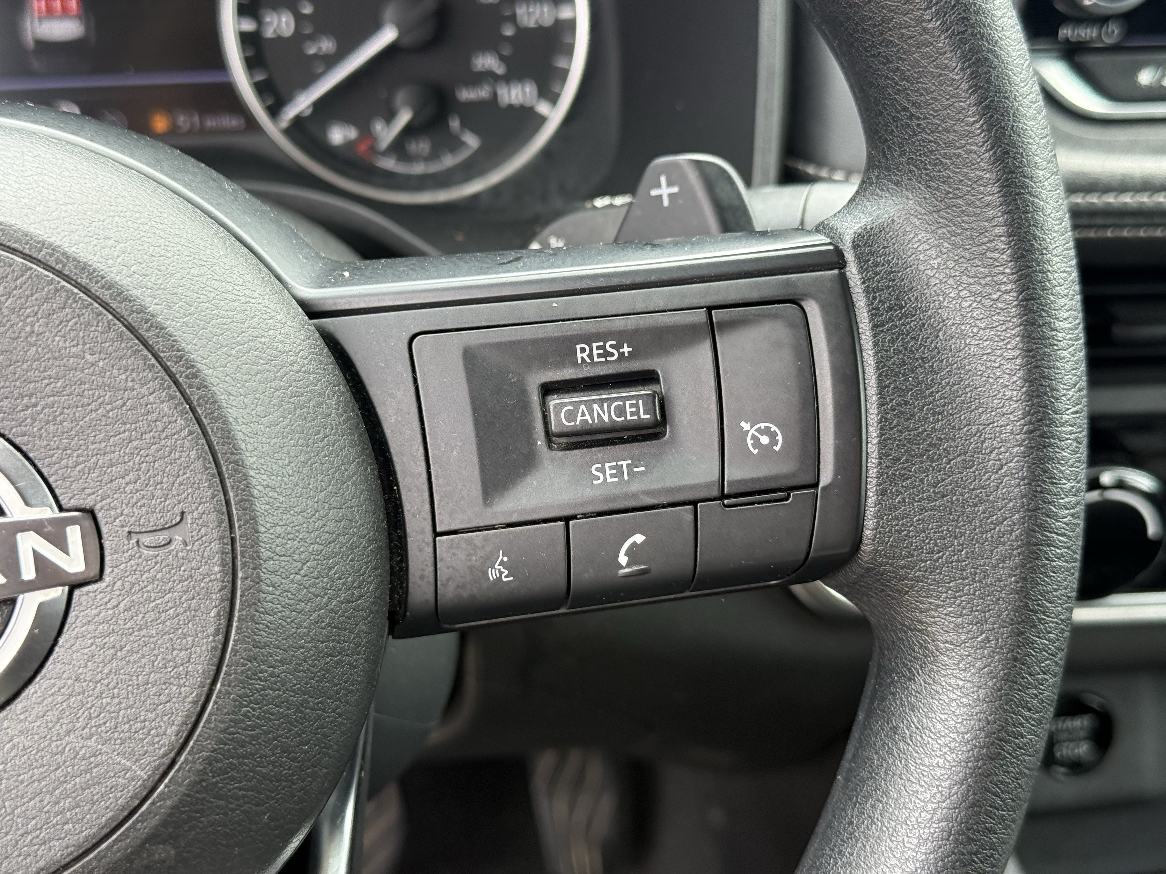 Used 2024 Nissan Rogue S AWD/4WD image 14