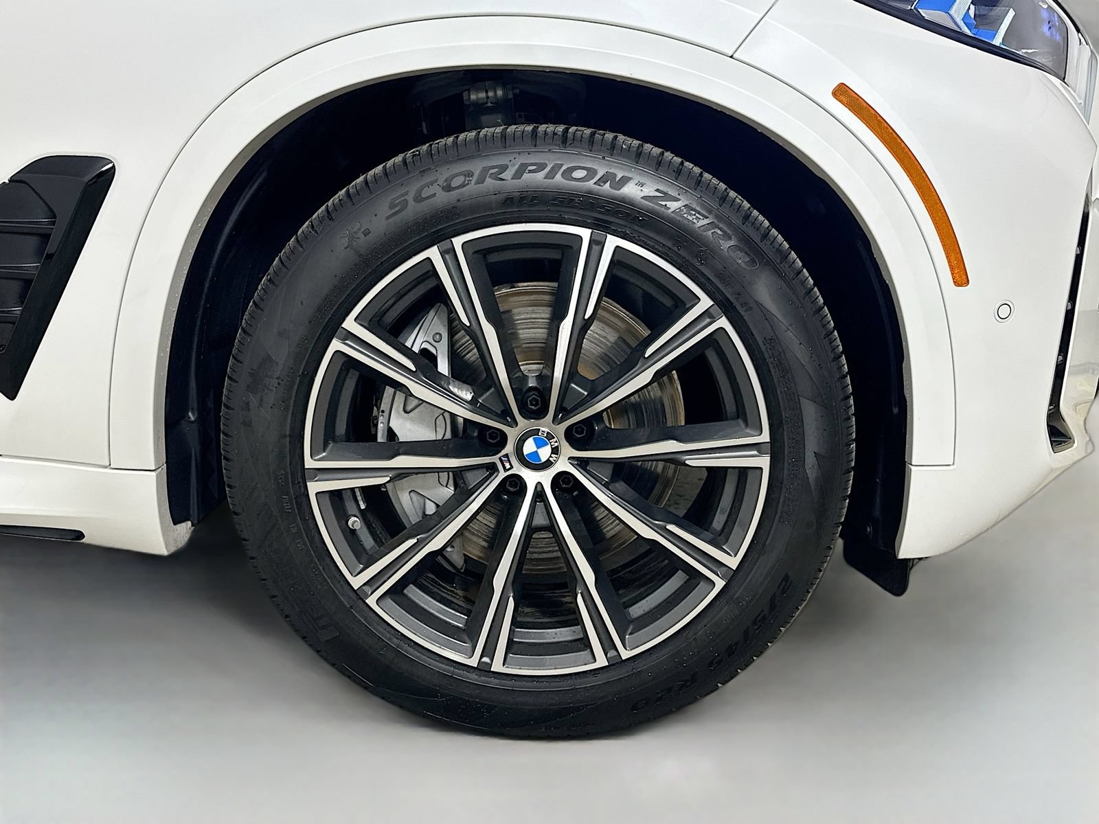 New 2026 BMW X5 xDrive50e w/ M Sport Package AWD/4WD image 10