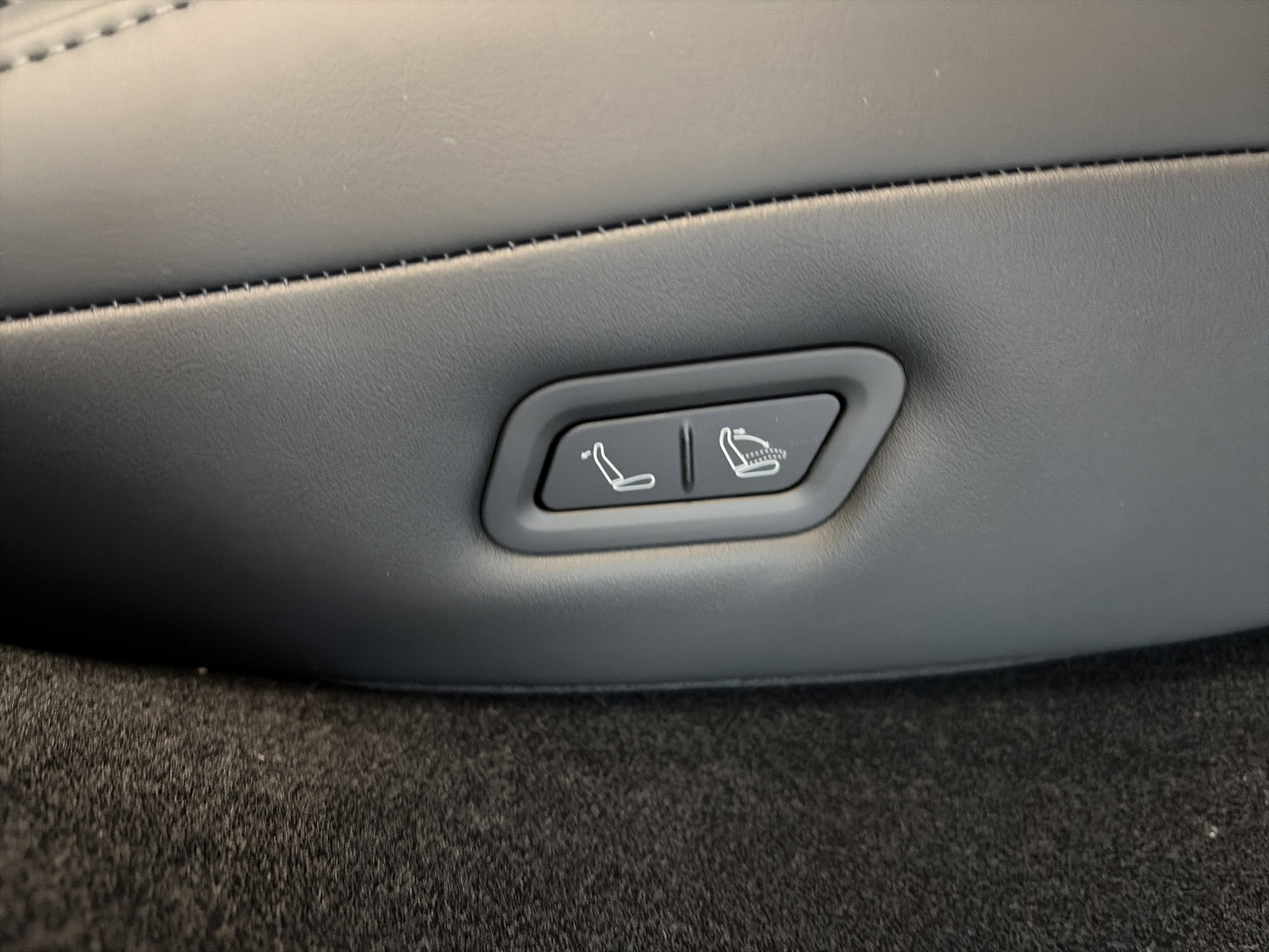 Used 2026 Tesla Model Y 2WD image 34