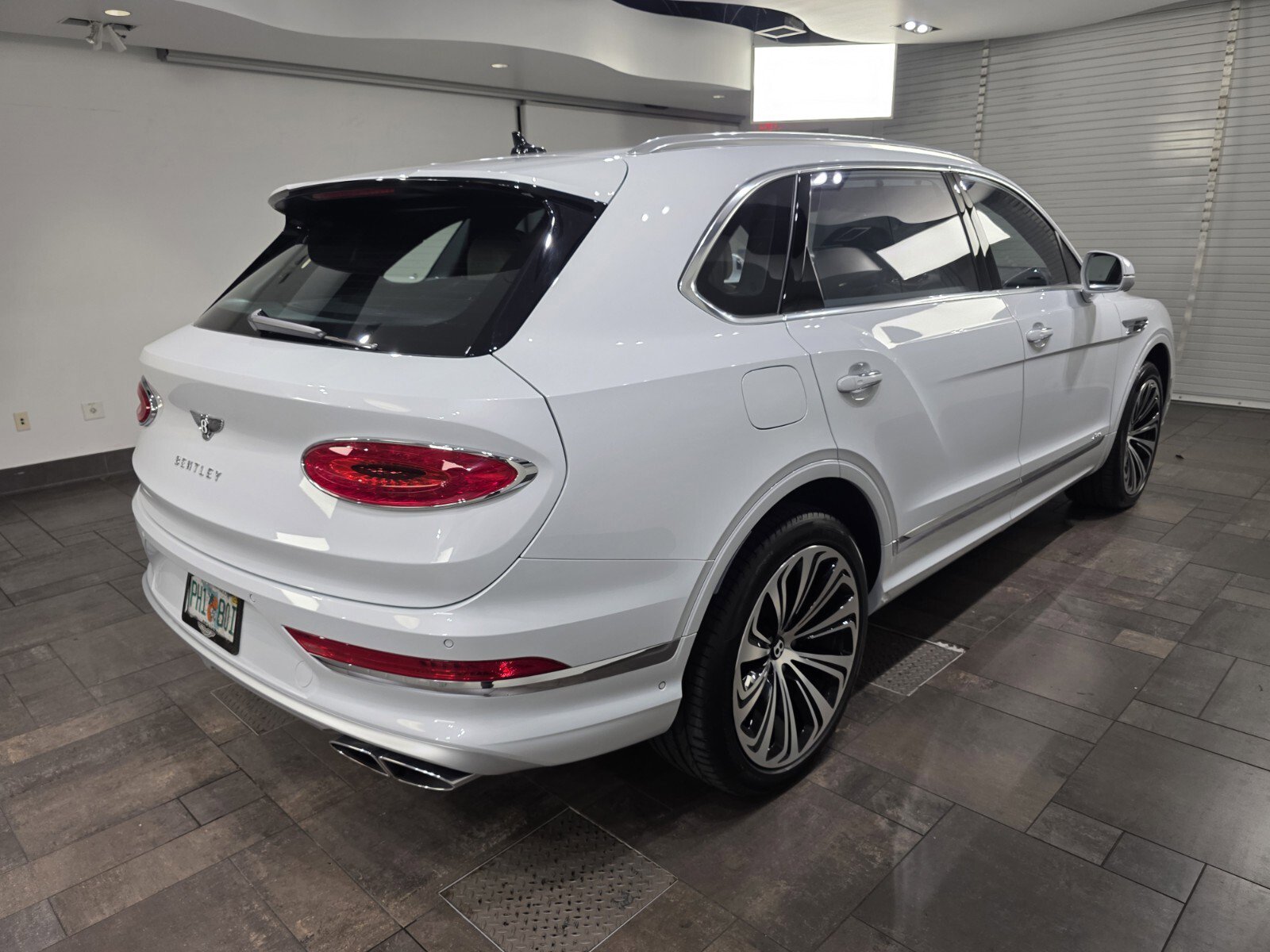 Used 2024 Bentley Bentayga Extended Wheelbase image 30