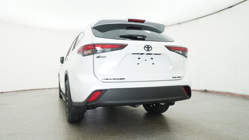 New 2026 Toyota Highlander XLE image 25