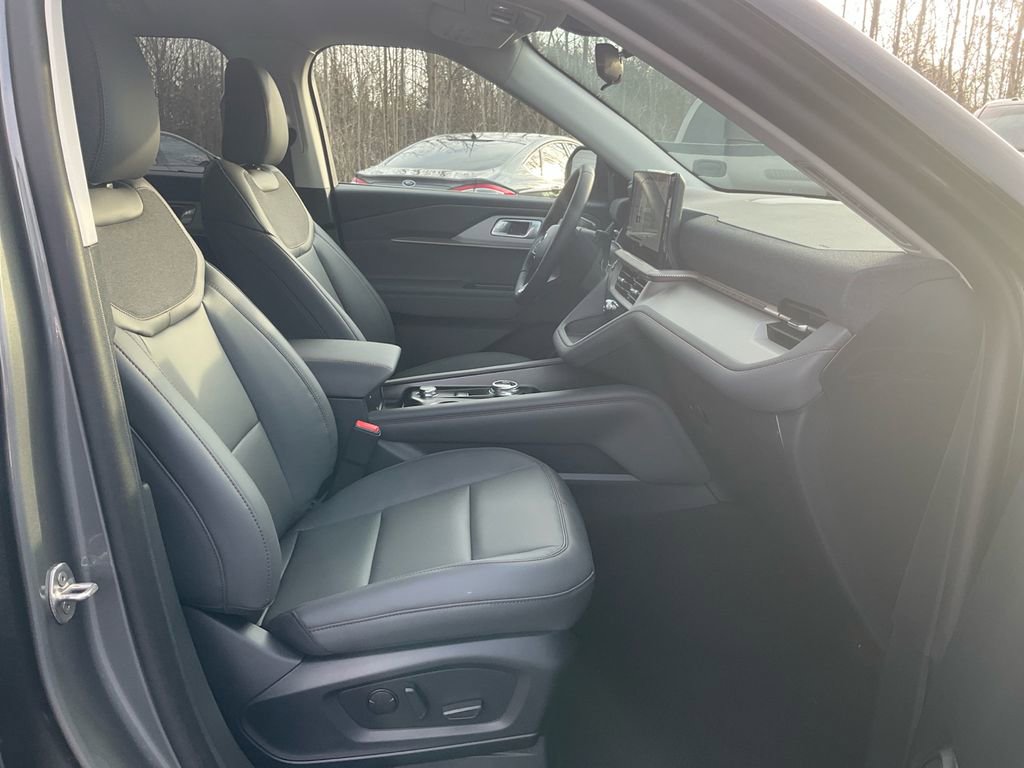 New 2026 Ford Explorer Active w/ Active Comfort Package image 12