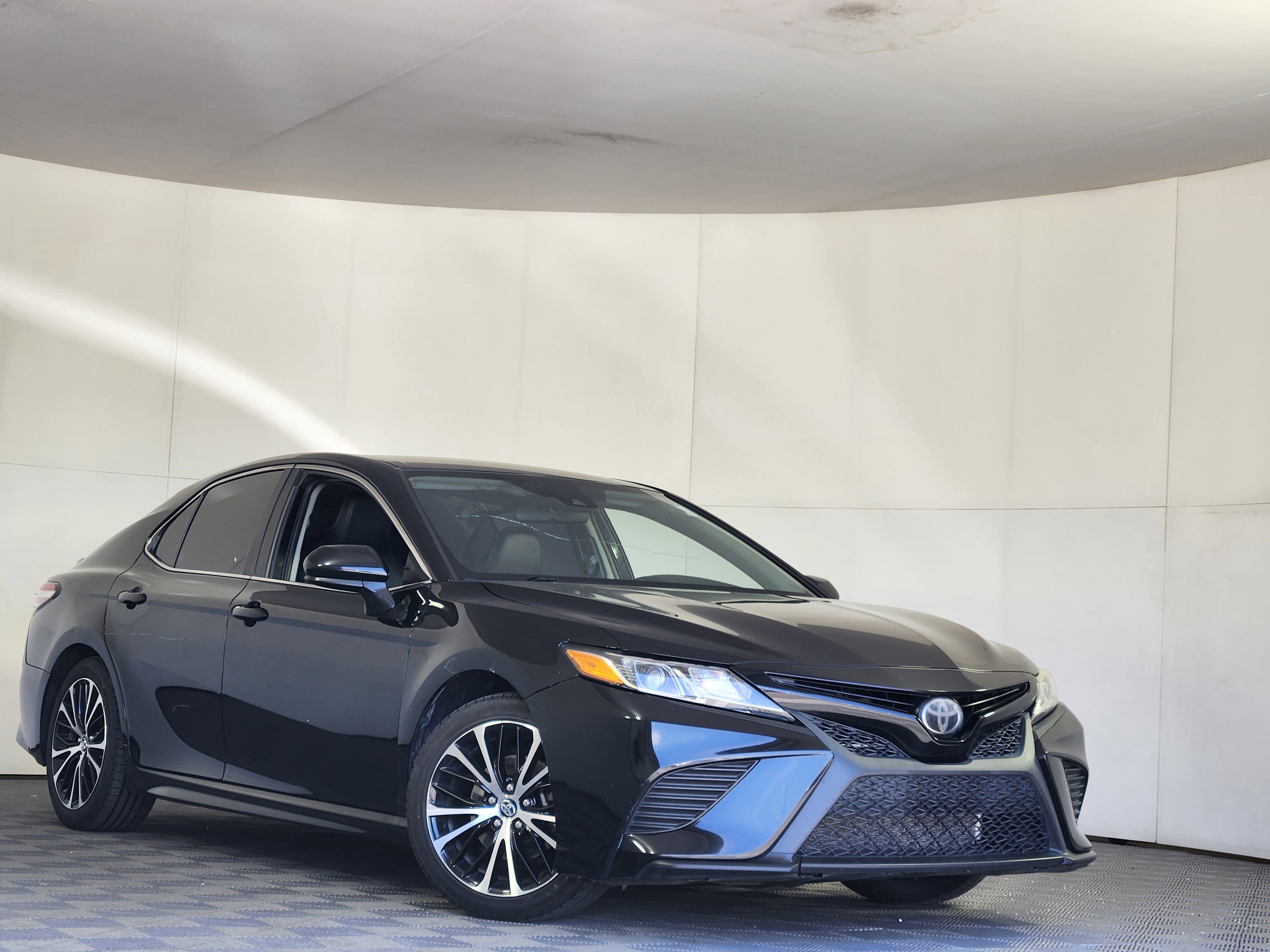 Used 2020 Toyota Camry SE