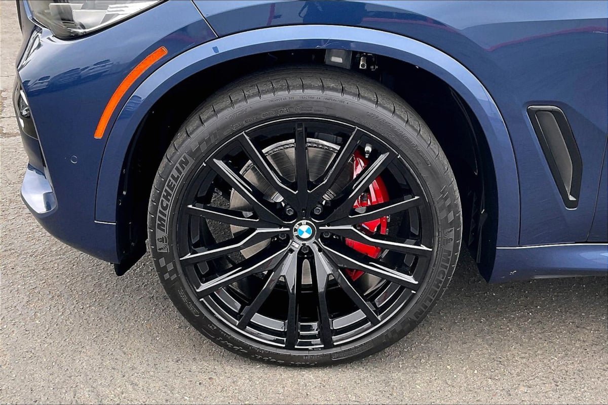 Used 2022 BMW X5 sDrive40i w/ M Sport Package RWD image 9