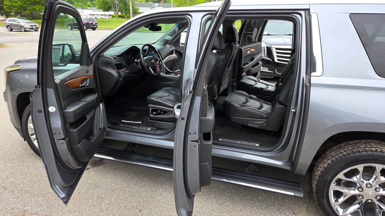 Used 2018 Cadillac Escalade ESV Premium Luxury AWD/4WD image 24