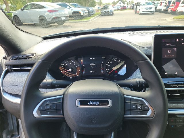 Used 2024 Jeep Compass Latitude AWD/4WD image 25