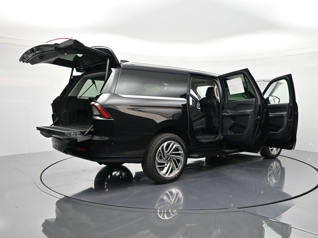 New 2026 Lincoln Navigator L Premier image 50