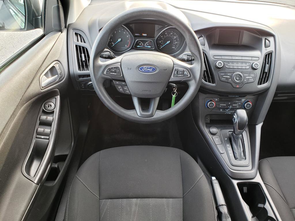 Used 2018 Ford Focus SE w/ SE Appearance Package image 13