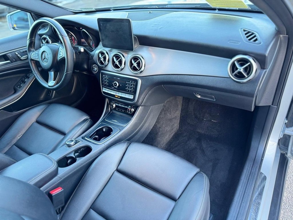 Used 2018 Mercedes-Benz GLA 250 4MATIC image 22