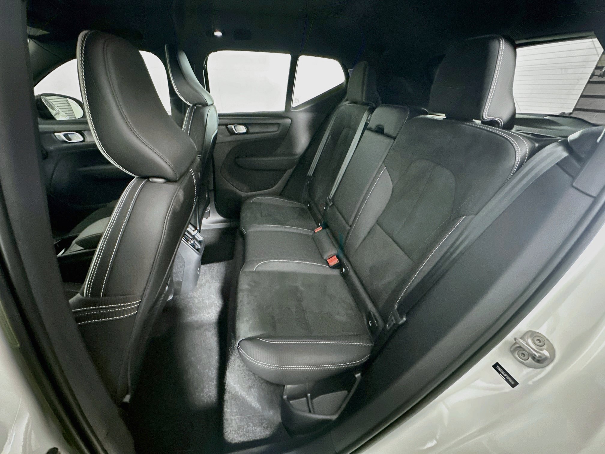 Used 2023 Volvo XC40 Recharge Plus AWD/4WD image 27