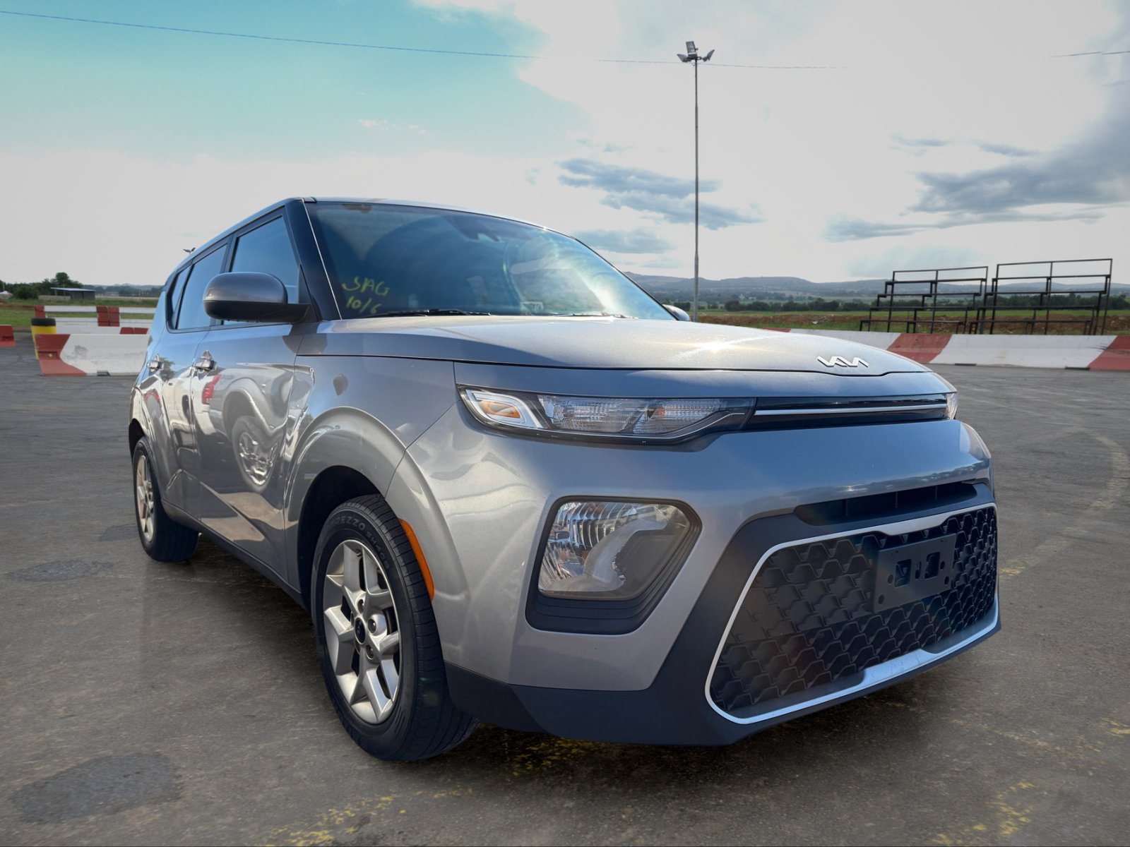 Used 2022 Kia Soul LX w/ Technology Package FWD image 2
