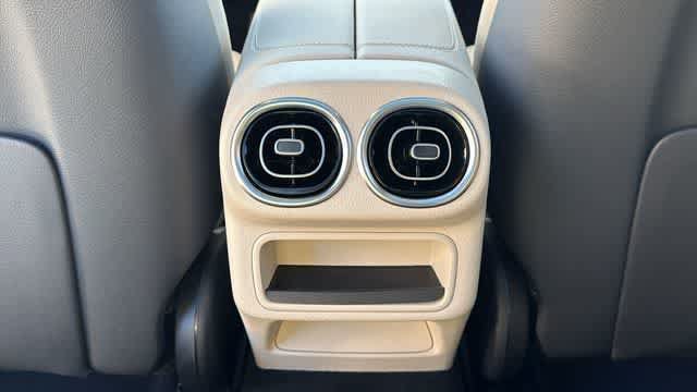 Certified 2026 Mercedes-Benz GLC 300 4MATIC image 11
