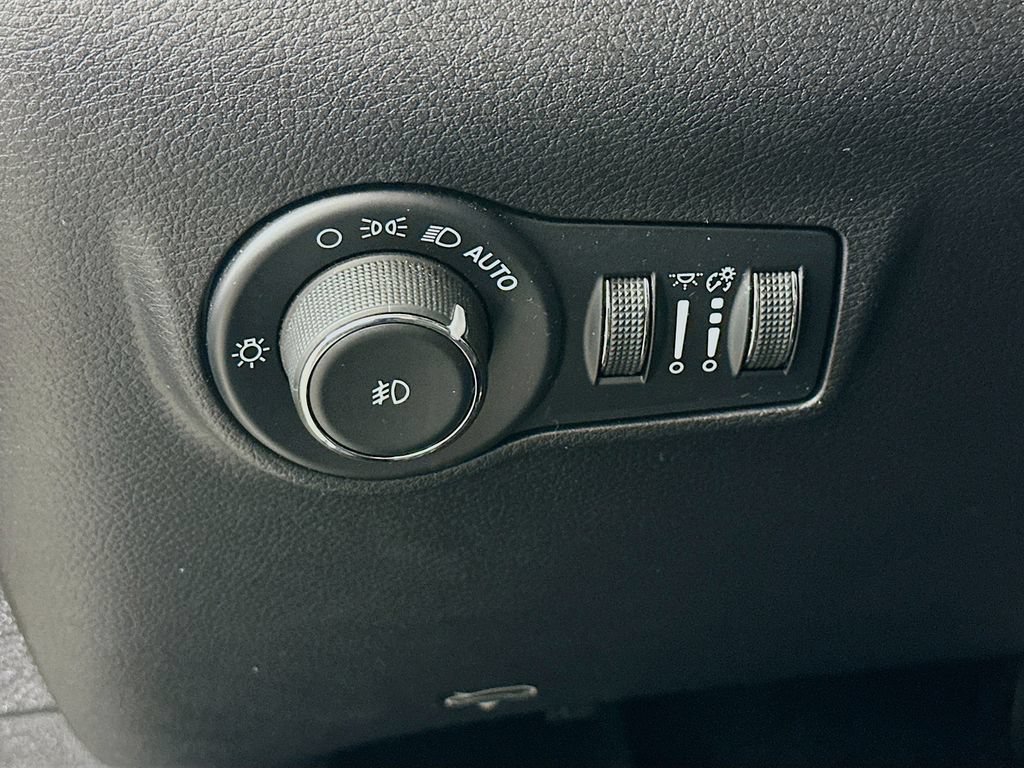 Certified 2022 Jeep Compass Limited AWD/4WD image 17
