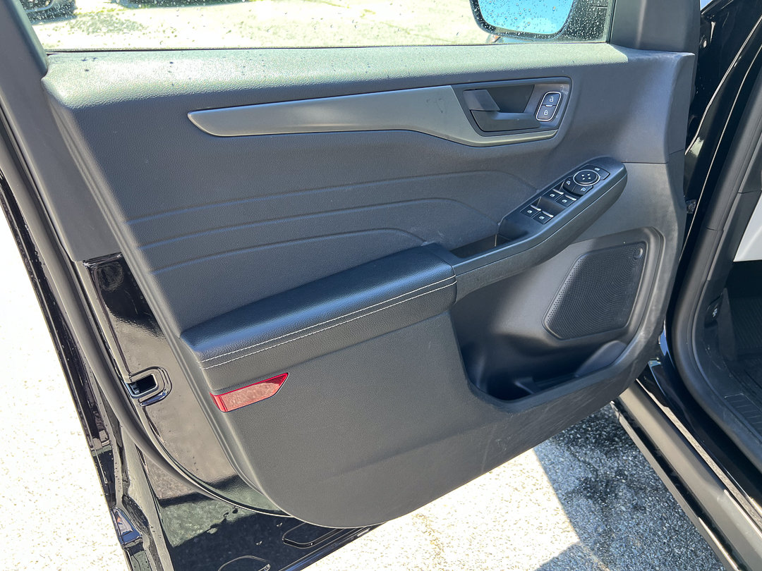 Used 2023 Ford Escape Active w/ Tech Pack #1 AWD/4WD image 14