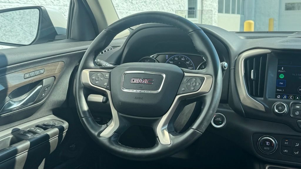 Used 2024 GMC Terrain Denali w/ Denali Premium Package AWD/4WD image 15