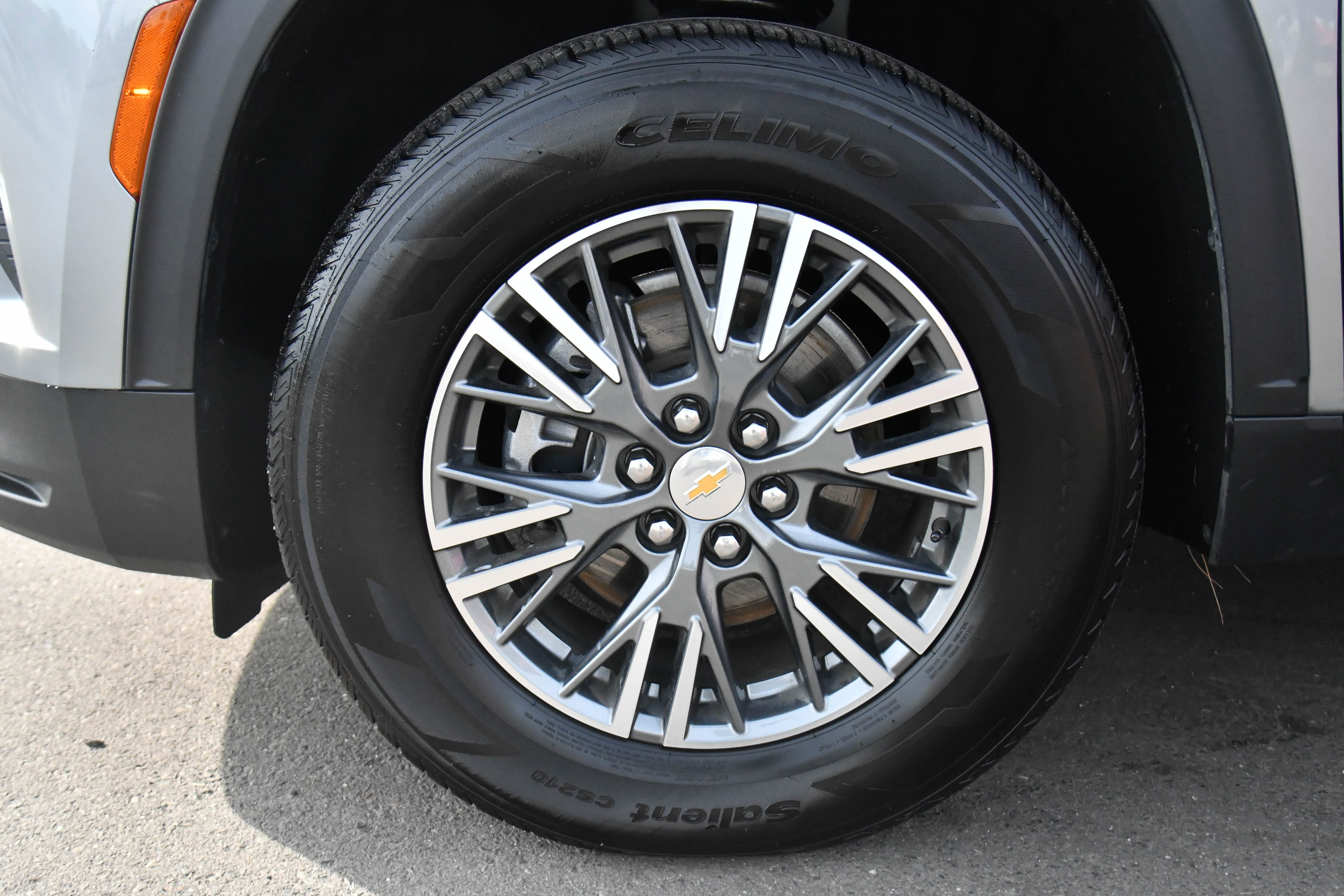 Used 2024 Chevrolet Traverse LT image 12