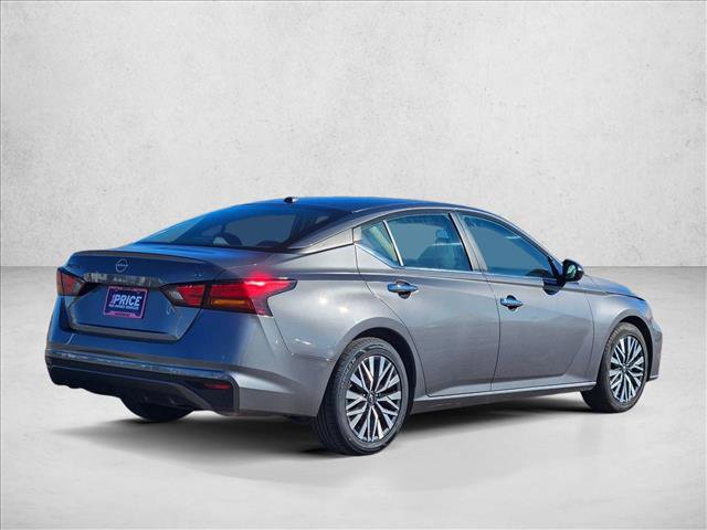 Used 2024 Nissan Altima 2.5 SV image 6