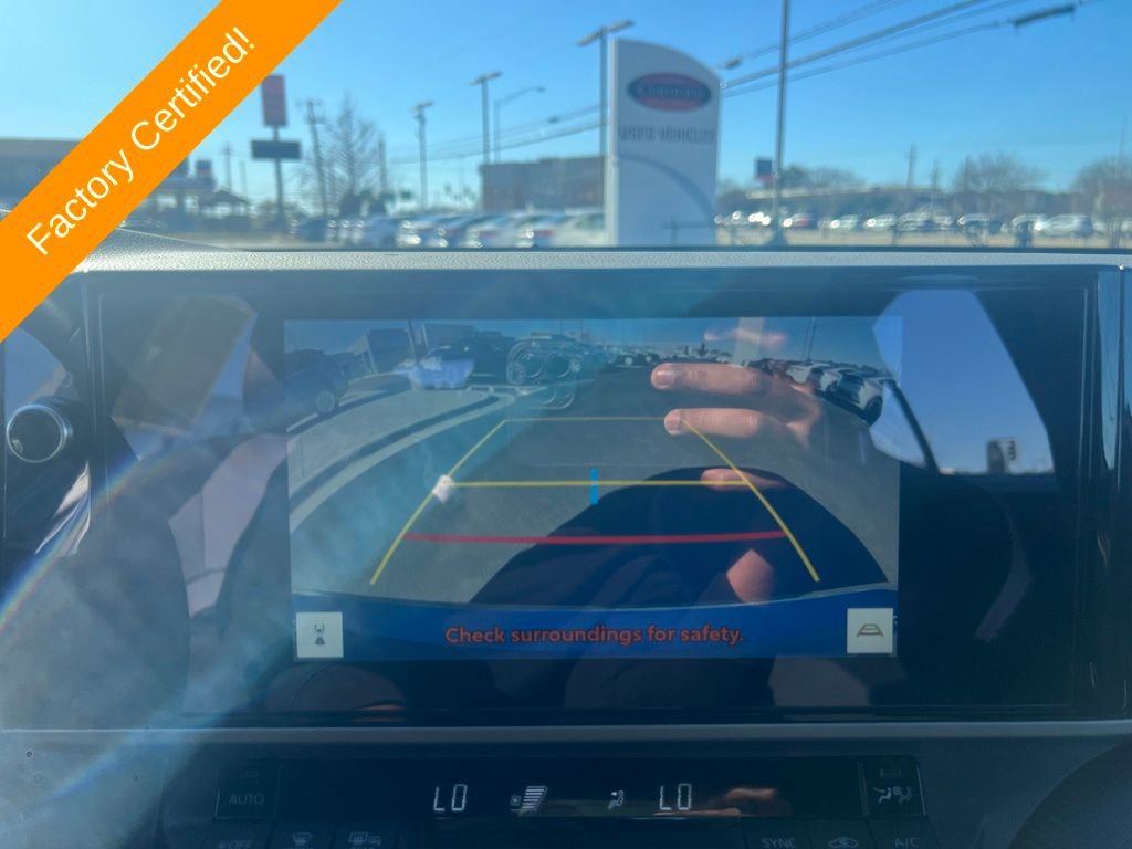 Used 2025 Toyota Camry SE image 22